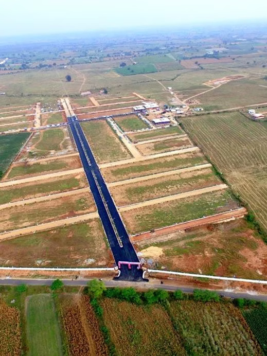 Aerial view of the plotted development setting